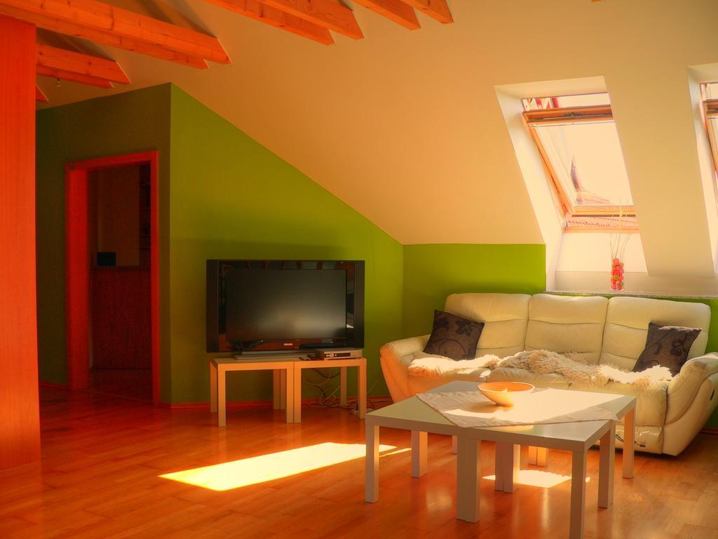 Privat Baja Hotell Liptovský Mikuláš Rum bild