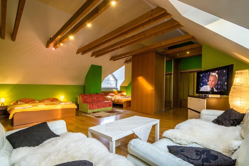 Privat Baja Hotell Liptovský Mikuláš Rum bild