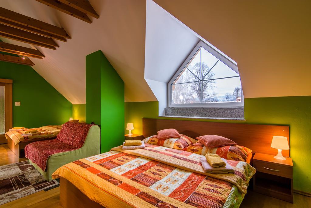 Privat Baja Hotell Liptovský Mikuláš Rum bild