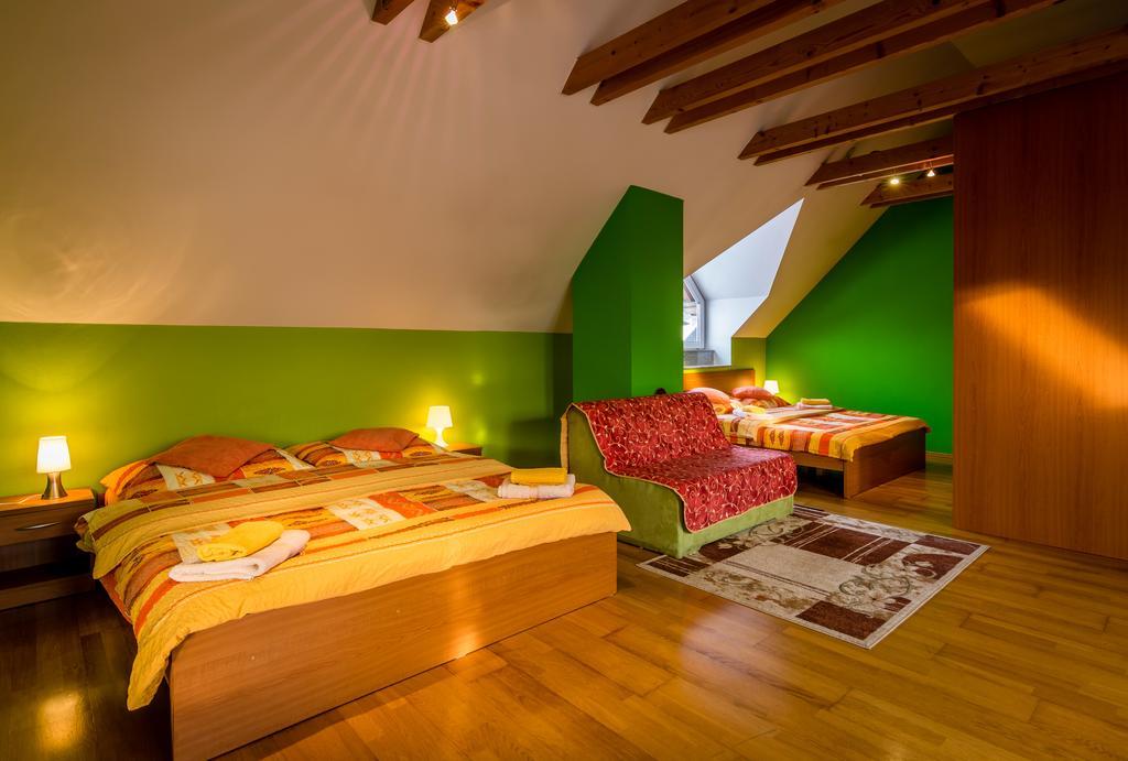 Privat Baja Hotell Liptovský Mikuláš Rum bild